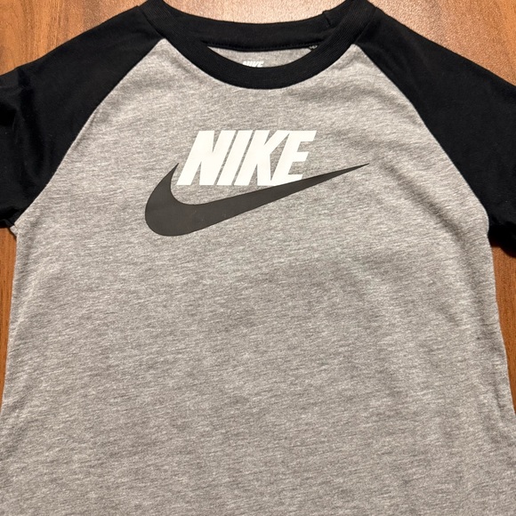 Nike Boys 2 Piece Matching Set Size 4T NEW - Picture 3 of 6
